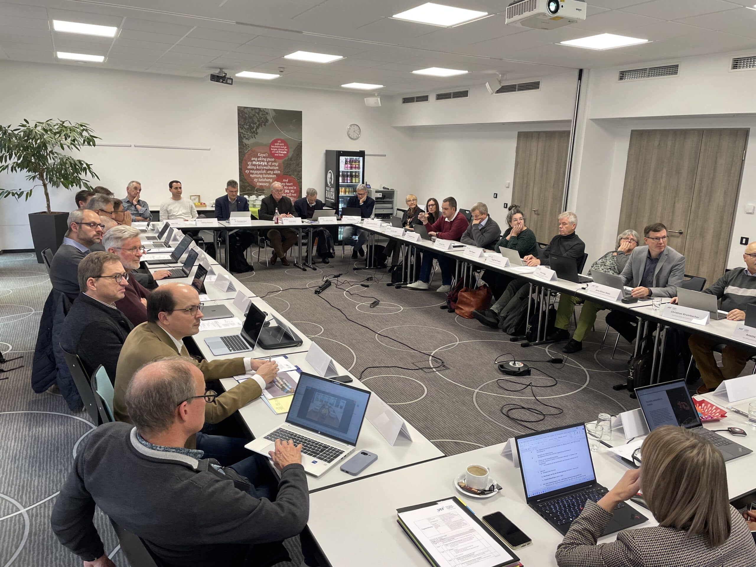 Mitgliederversammlung der Vereinigung Evangelischer Freikirchen (VEF) am 25./26. November 2025 in Burbach trifft richtungsweisende Entscheidungen